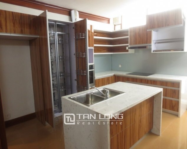 5 bedrooms House in Hoan Kiem, Ha Noi, Vietnam No. 5168