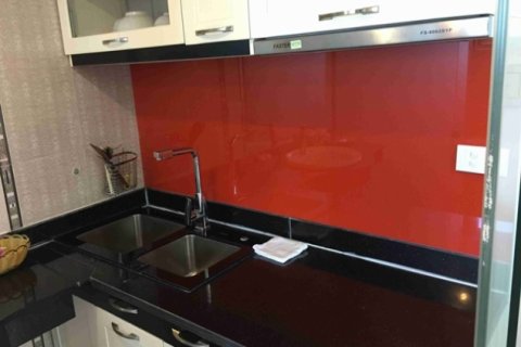 Studio Apartment in Hai Ba Trung, Ha Noi, No. 4205 4
