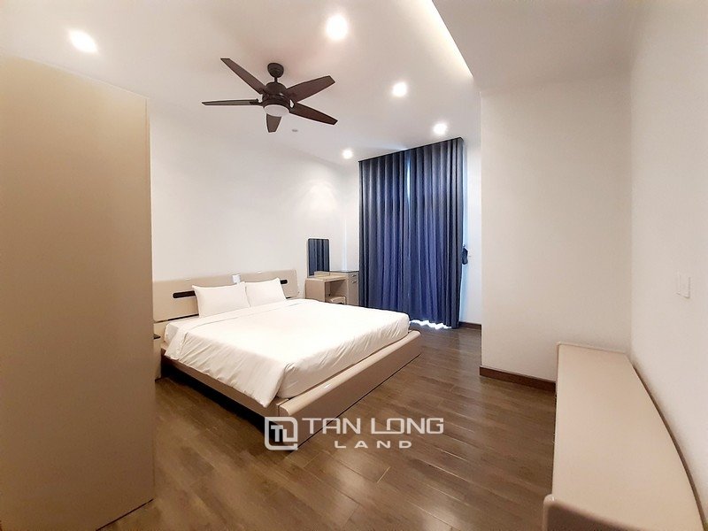 4 bedrooms House in Long Bien, Ha Noi, Vietnam No. 2675
