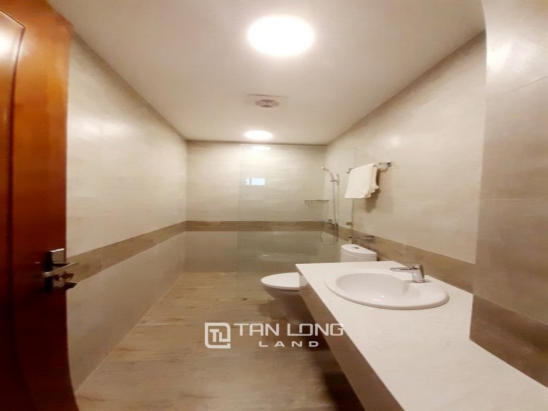 4 bedrooms House in Long Bien, Ha Noi, Vietnam No. 2675