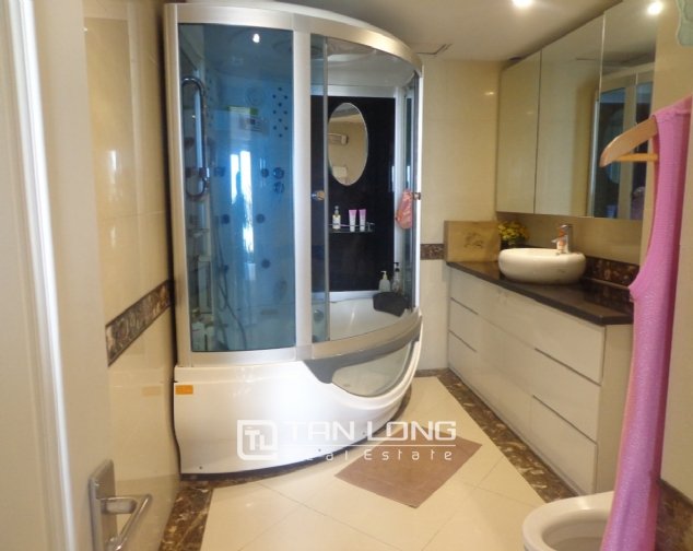 3 bedrooms Apartment in Hoan Kiem, Ha Noi, Vietnam No. 5158