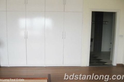 3 bedrooms Apartment in Dong Da, Ha Noi, No. 8220 8
