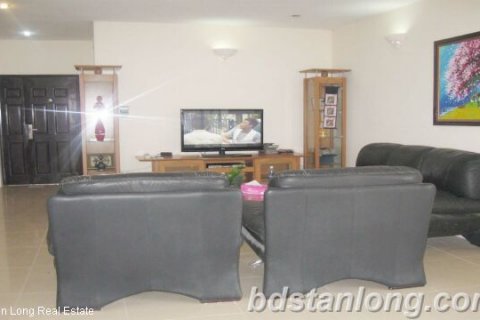 3 bedrooms Apartment in Dong Da, Ha Noi, No. 8219 2