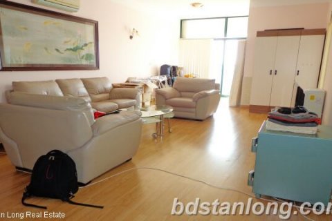 3 bedrooms Apartment in Dong Da, Ha Noi, No. 8216 2