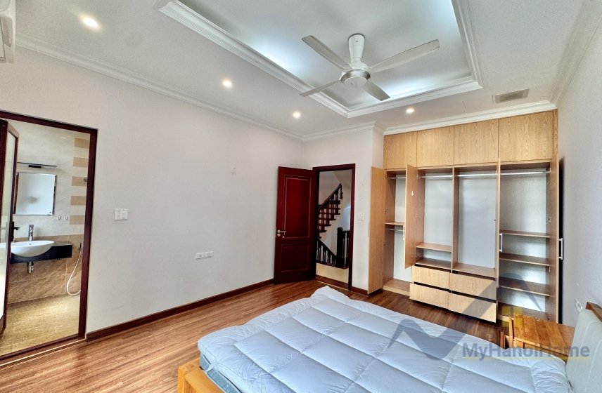 4 bedrooms Villa in Long Bien, Ha Noi, Vietnam No. 19751