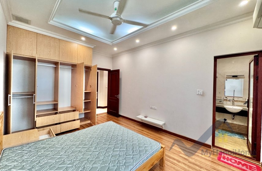 4 bedrooms Villa in Long Bien, Ha Noi, Vietnam No. 19751