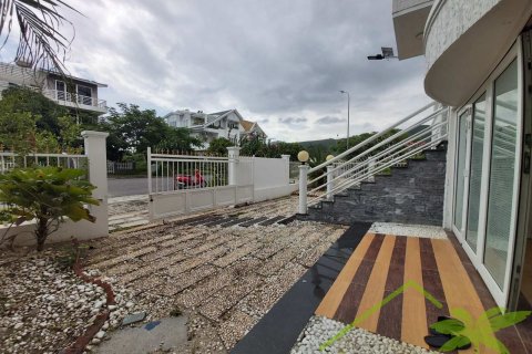 7 bedrooms Villa in Nha Trang, No. 28531 3