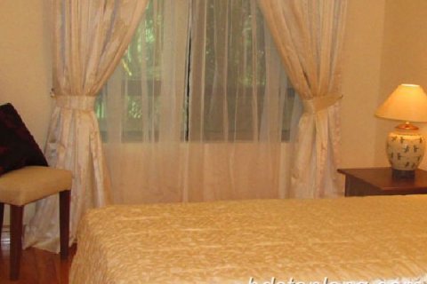 Квартира с 3 спальнями в Бадинь, Ханой ,  № 6980