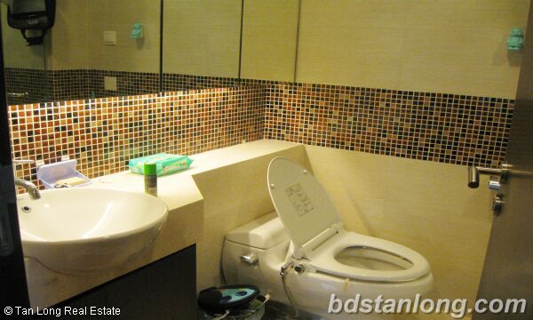 3 bedrooms Apartment in Ba Dinh, Ha Noi, Vietnam No. 8640