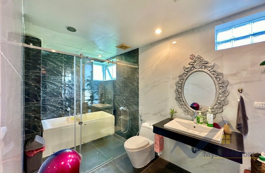 4 bedrooms House in Long Bien, Ha Noi, Vietnam No. 29529