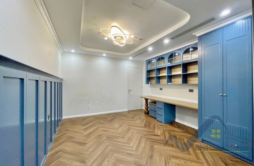 4 bedrooms Apartment in Long Bien, Ha Noi, Vietnam No. 29525