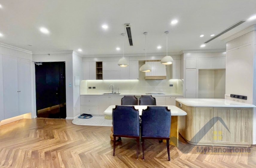 4 bedrooms Apartment in Long Bien, Ha Noi, Vietnam No. 29525