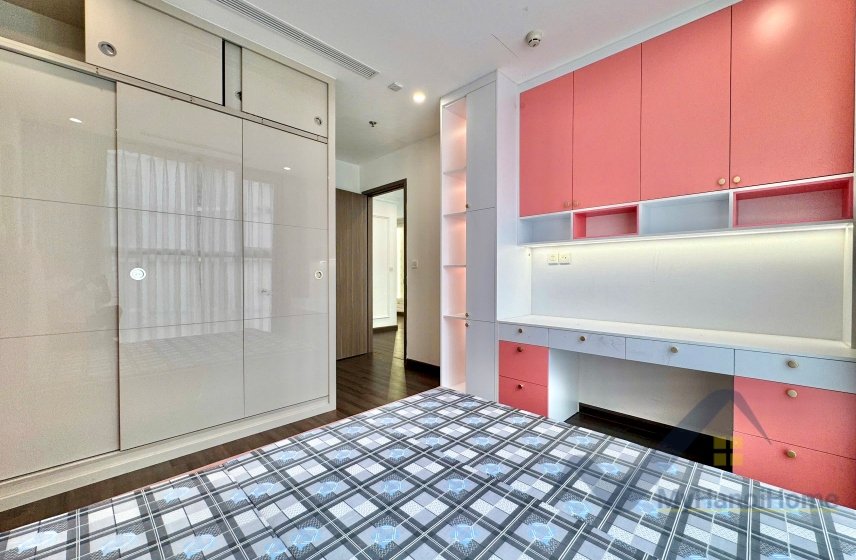 3 bedrooms Apartment in Long Bien, Ha Noi, Vietnam No. 29526