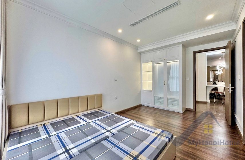 3 bedrooms Apartment in Long Bien, Ha Noi, Vietnam No. 29526