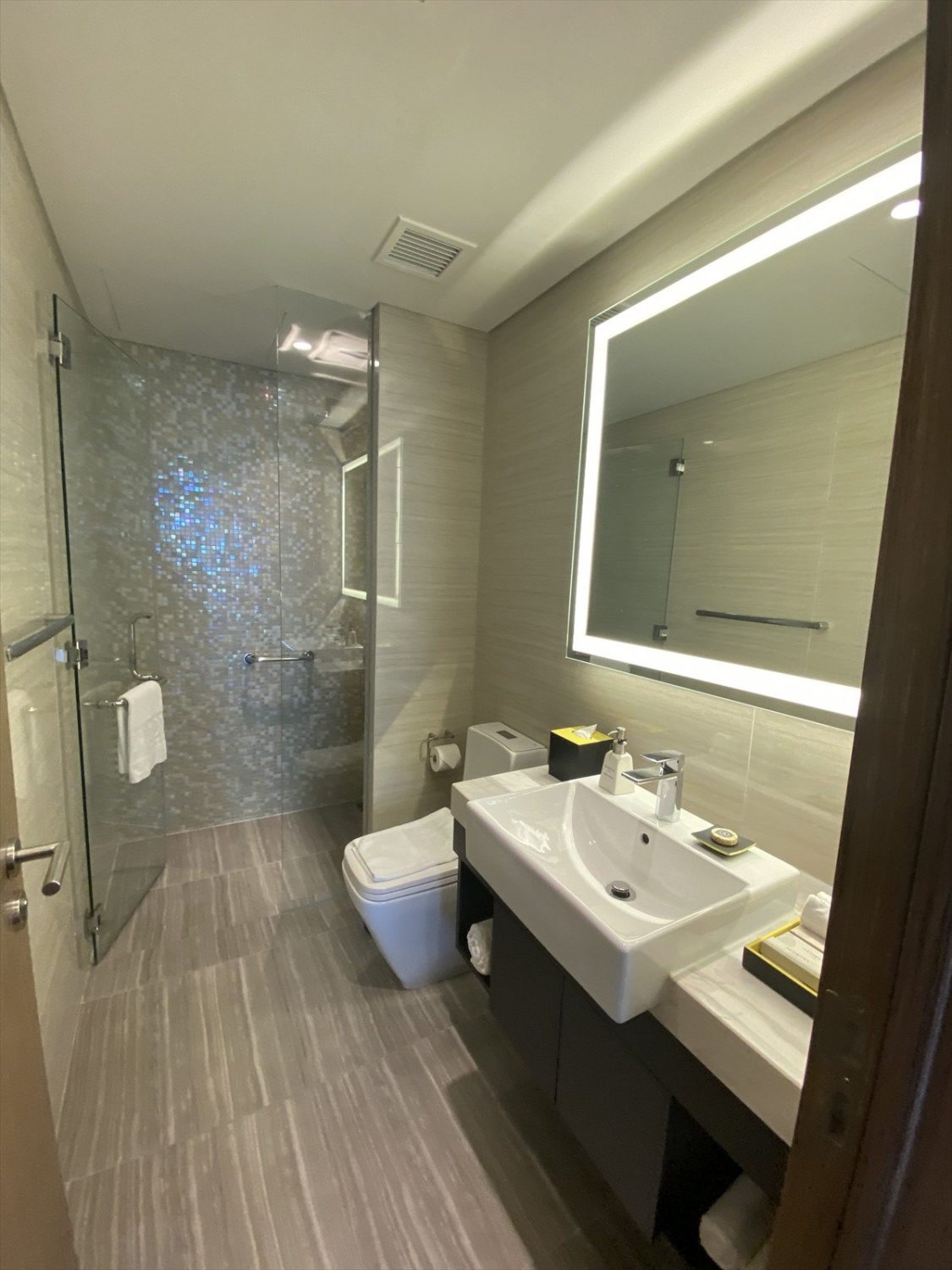 2 bedrooms Apartment in District 1, Ho Chi Minh, Vietnam No. 18515