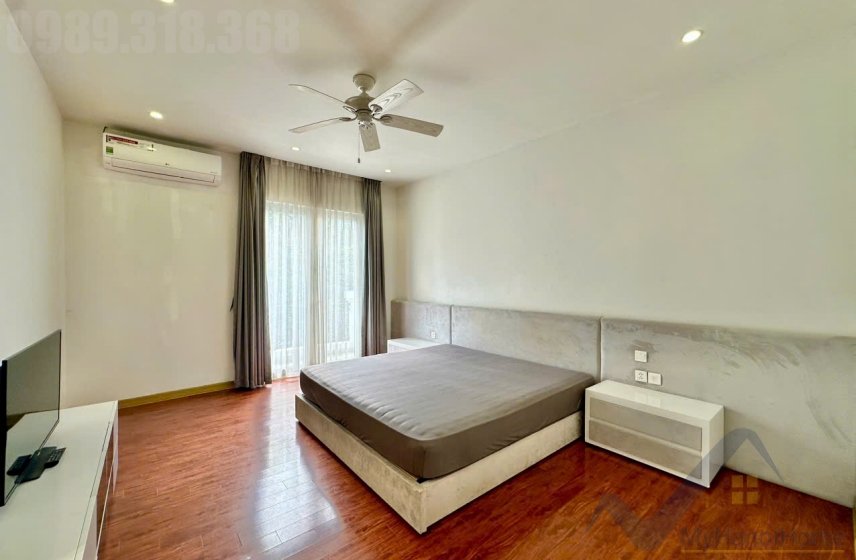 4 bedrooms Villa in Long Bien, Ha Noi, Vietnam No. 26347