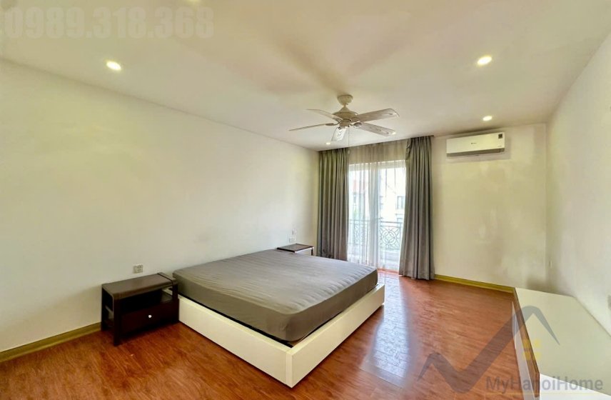 4 bedrooms Villa in Long Bien, Ha Noi, Vietnam No. 26347