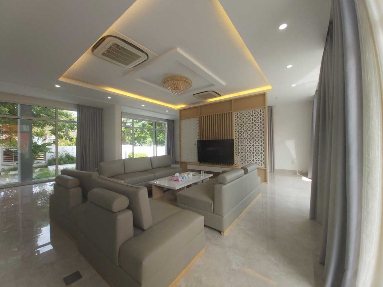 6 bedrooms Villa in Nha Trang, Vietnam No. 16035