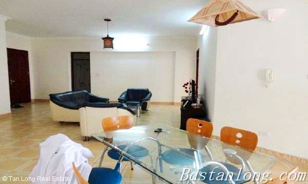 3 bedrooms Apartment in Cau Giay, Ha Noi, Vietnam No. 8117