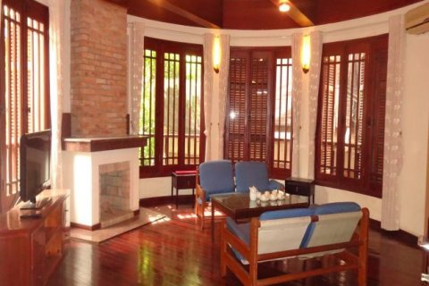 4 bedrooms Villa in Tay Ho, Ha Noi, No. 9530 30