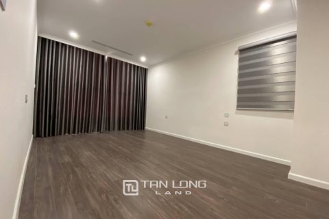 93.6m2 Apartment in Tay Ho, Ha Noi, No. 2439 9