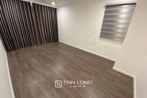 93.6m2 Apartment in Tay Ho, Ha Noi, No. 2439 8