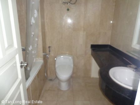 Квартира с 4 спальнями в Тэйхо, Ханой, Вьетнам № 7611