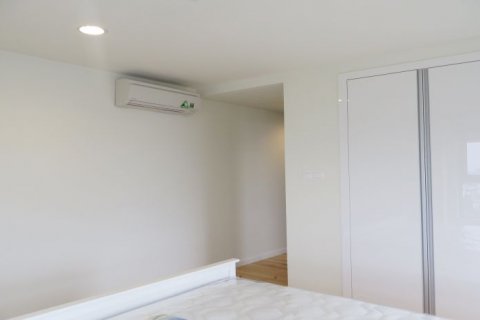 2 bedrooms Apartment in Tay Ho, Ha Noi, No. 20036 9