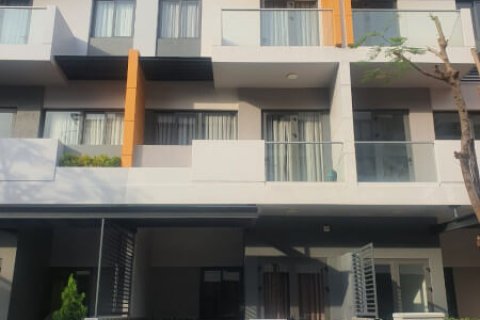 Studio Townhouse in Binh Chanh, Ho Chi Minh, No. 17544