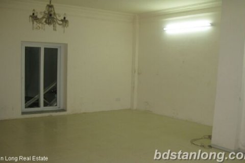 Дом с 3 спальнями в Бадинь, Ханой ,  № 8094