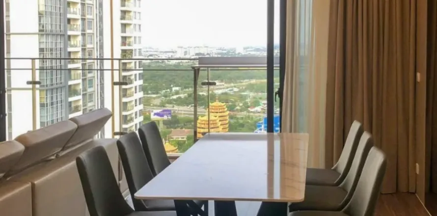 4 bedrooms Apartment in Ho Chi Minh,  No. 27489
