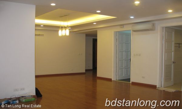 4 bedrooms Apartment in Nam Tu Liem, Ha Noi, Vietnam No. 8505