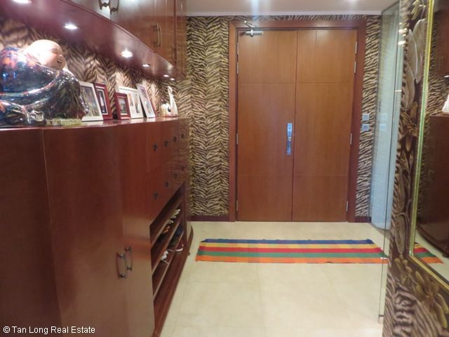 Квартира с 3 спальнями в Тэйхо, Ханой, Вьетнам № 3782