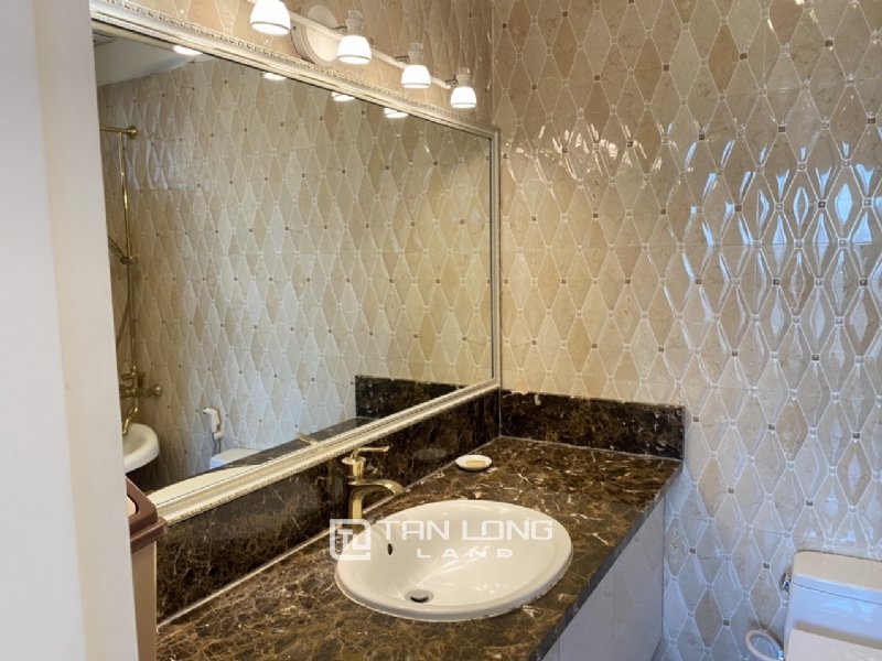3 bedrooms Apartment in Tay Ho, Ha Noi, Vietnam No. 2382