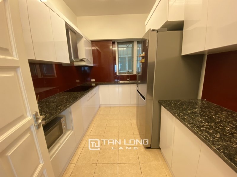 3 bedrooms Apartment in Tay Ho, Ha Noi, Vietnam No. 2382