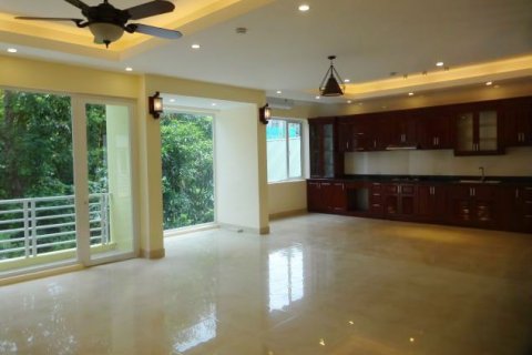 4 bedrooms House in Tay Ho, Ha Noi, No. 5276 9