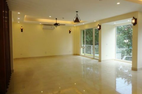 4 bedrooms House in Tay Ho, Ha Noi, No. 5276 8