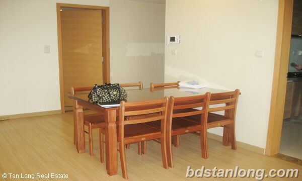 3 bedrooms Apartment in Dong Da, Ha Noi, Vietnam No. 8241