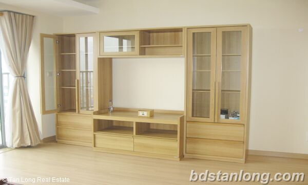 3 bedrooms Apartment in Dong Da, Ha Noi, Vietnam No. 8241