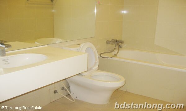 3 bedrooms Apartment in Dong Da, Ha Noi, Vietnam No. 8241