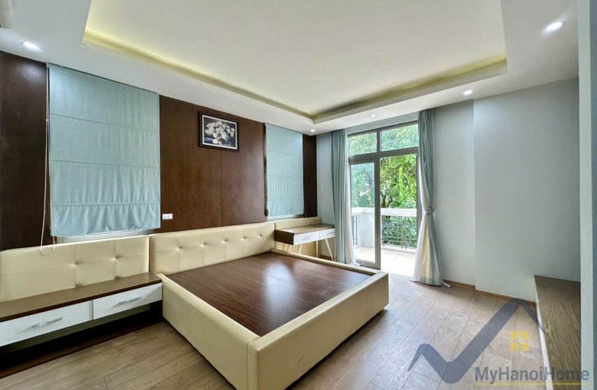 5 bedrooms Villa in Long Bien, Ha Noi, Vietnam No. 26402