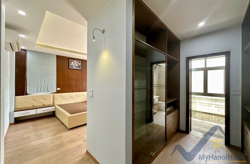 5 bedrooms Villa in Long Bien, Ha Noi, Vietnam No. 26402