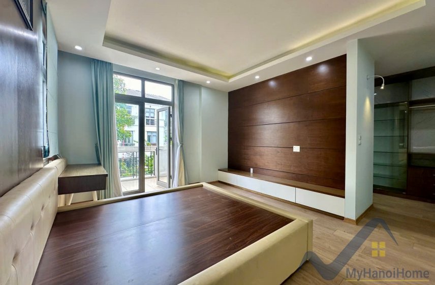 5 bedrooms Villa in Long Bien, Ha Noi, Vietnam No. 26402