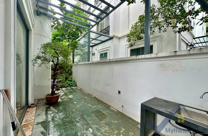 5 bedrooms Villa in Long Bien, Ha Noi, Vietnam No. 26402