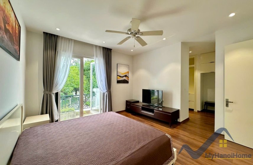 4 bedrooms Villa in Long Bien, Ha Noi, Vietnam No. 26404