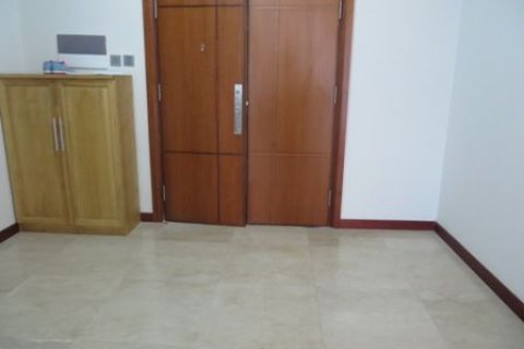 Квартира с 3 спальнями в Тэйхо, Ханой , № 8070