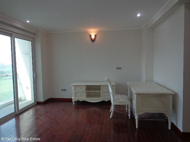 3 bedrooms Apartment in Tay Ho, Ha Noi, Vietnam No. 7437