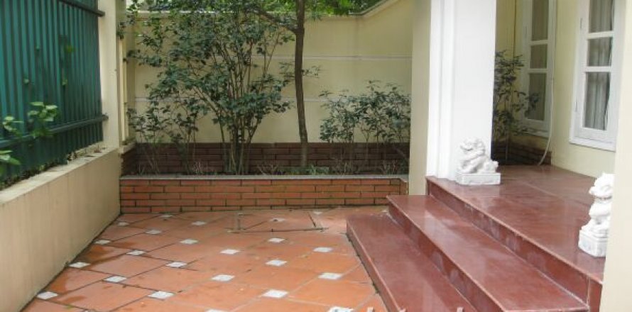 Вилла с 4 спальнями в Тэйхо, Ханой , № 7952