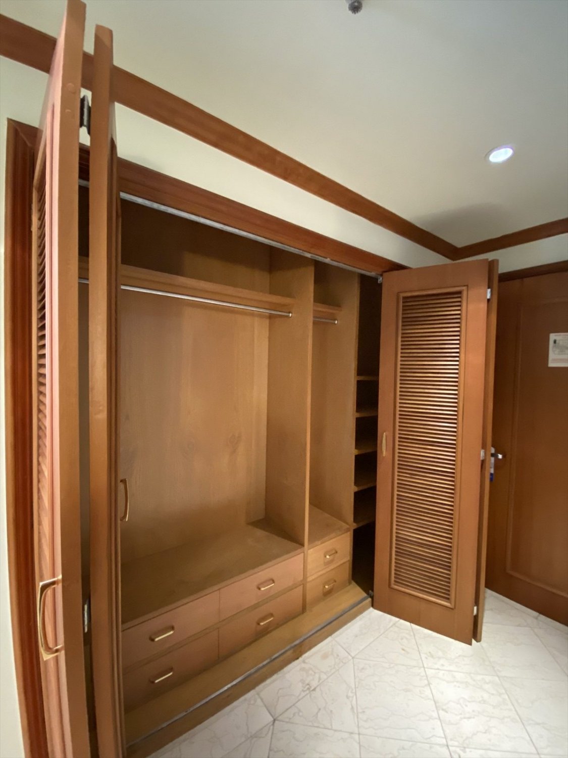 2 bedrooms Apartment in District 1, Ho Chi Minh, Vietnam No. 18388