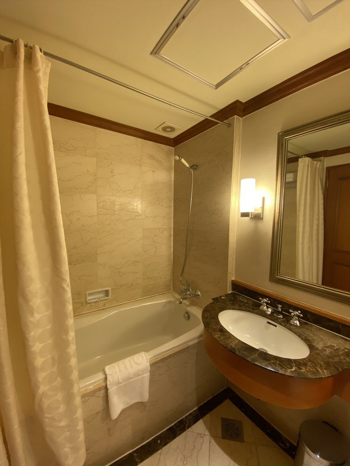 2 bedrooms Apartment in District 1, Ho Chi Minh, Vietnam No. 18388